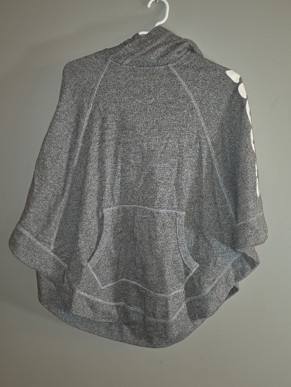 Roots Poncho